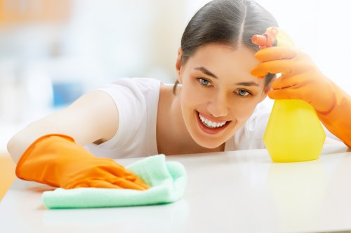 Professional discussing a carpet cleaners complaint resolution